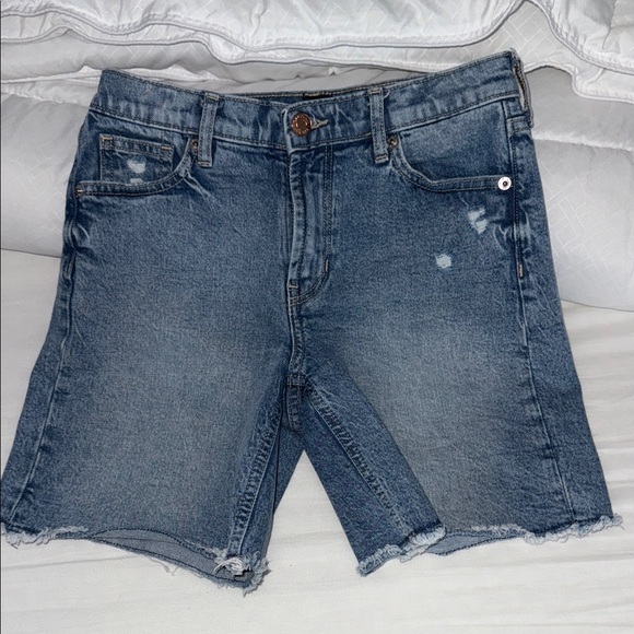 GAP Distressed Denim Shorts - Picture 1 of 5